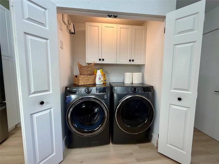 All ages Updated 2BR/2BA corner condo with the feel of a - photo 25