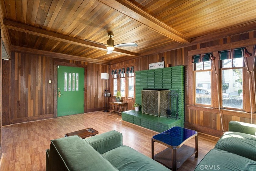 One of a Kind! Wood shingled Craftsman Bungalow located on a - photo 7