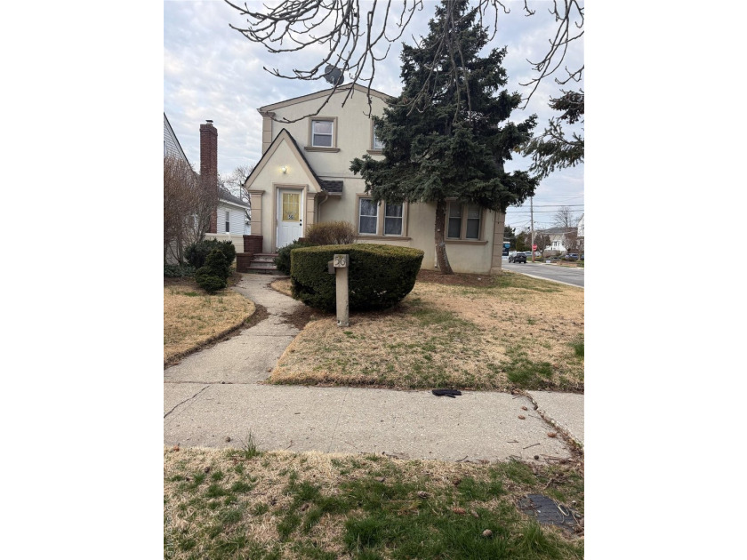 Welcome to this spacious 5-Bedroom , 2-Bath Bath Colonial - photo 6