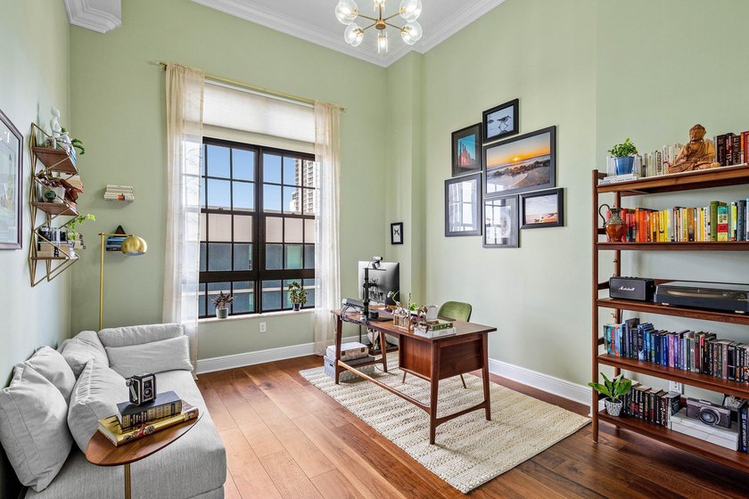 Fully upgraded 2 bed 2 bath plus a den! This stunning 5th-floor - photo 24