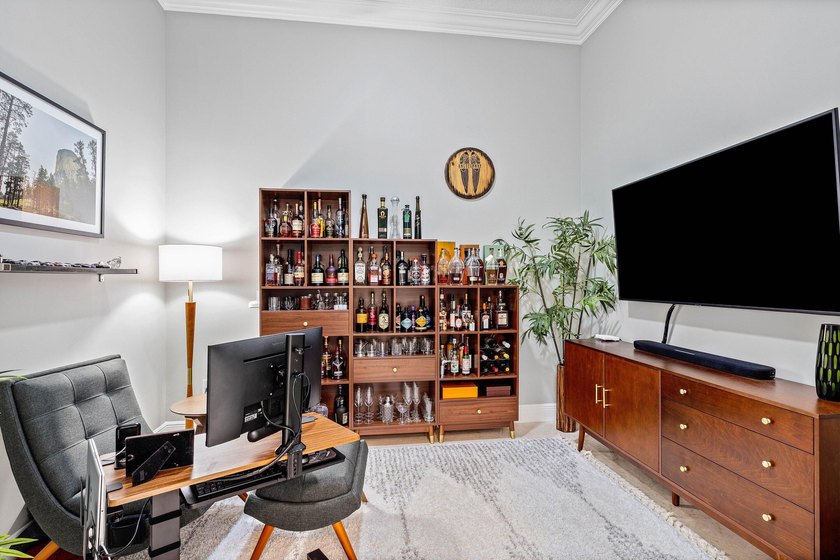 Fully upgraded 2 bed 2 bath plus a den! This stunning 5th-floor - photo 25