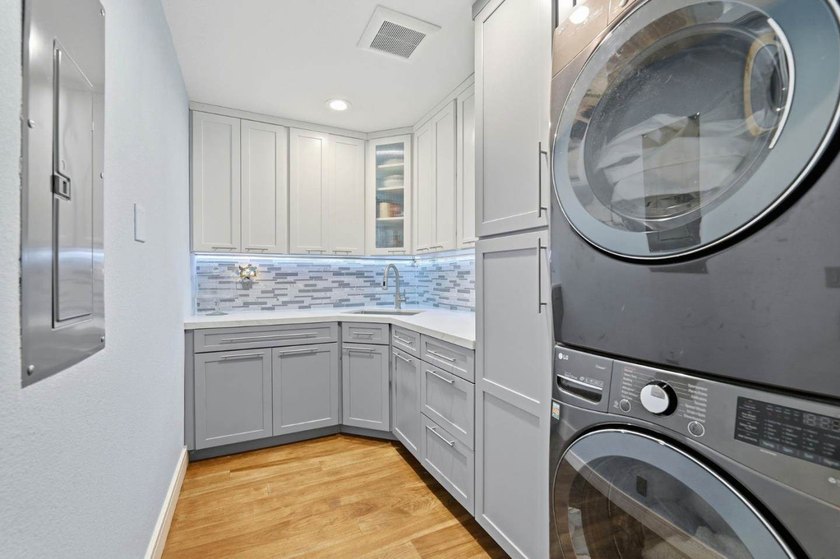 PRICE REDUCED!! Welcome to this beautifully updated 2-Bdrm / 2 - photo 27