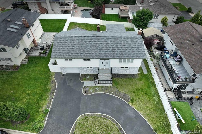 Looking for turnkey in prime location? Look no further. 107 - photo 35