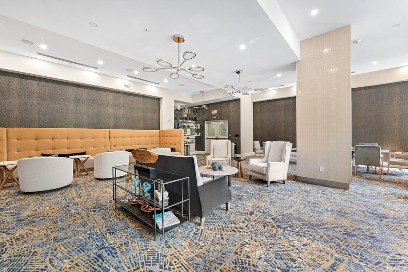 Fully upgraded 2 bed 2 bath plus a den! This stunning 5th-floor - photo 48
