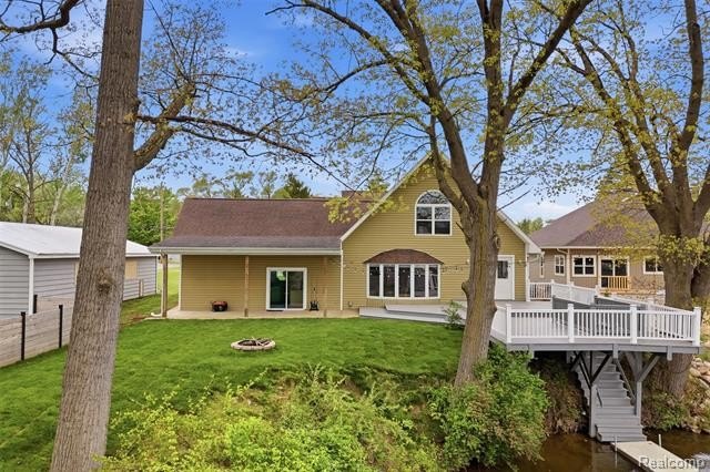 Luxury lakefront living! This one-of-a-kind waterfront home - photo 50
