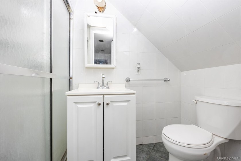 1012-N-Ontario-Ave-Lindenhurst-NY-11757 Turnkey 5-Bedroom - photo 12