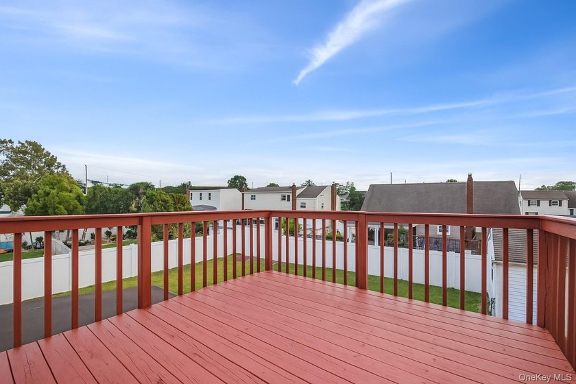 1012-N-Ontario-Ave-Lindenhurst-NY-11757 Turnkey 5-Bedroom - photo 15