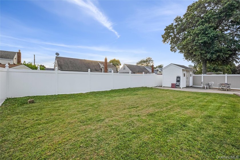 1012-N-Ontario-Ave-Lindenhurst-NY-11757 Turnkey 5-Bedroom - photo 21