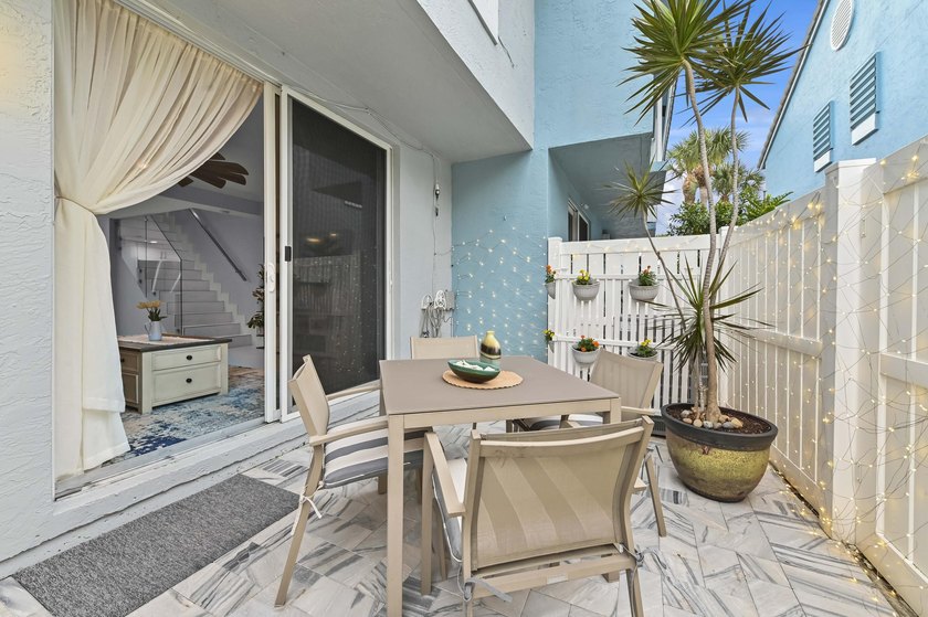 Welcome home to this beautifully remodeled 3-bedroom, 2.5-bath - photo 6