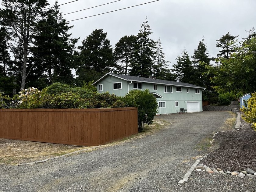 Versatile two-story home offering an ideal multi-generational - photo 3