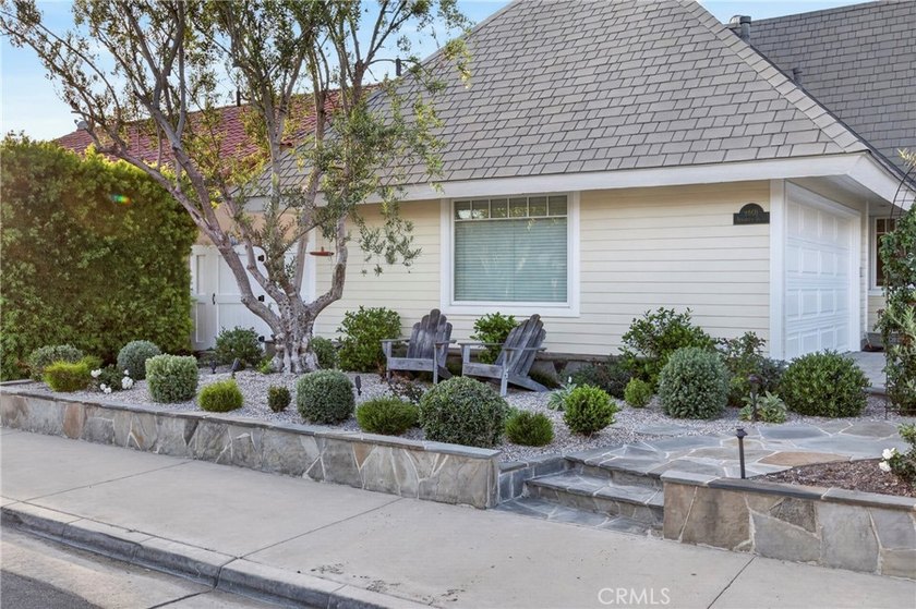 Welcome to 9601 Dumbreck Drive, a beautifully updated Granada - photo 4