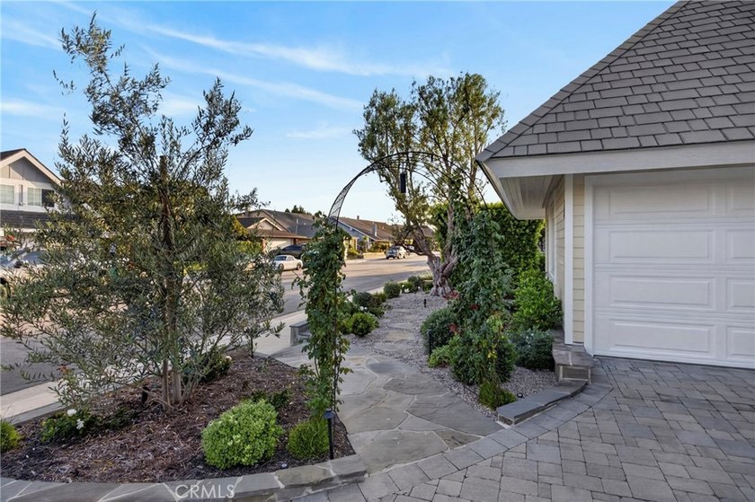 Welcome to 9601 Dumbreck Drive, a beautifully updated Granada - photo 5