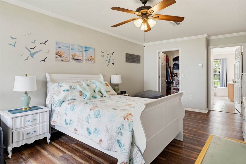 Enjoy the Florida lifestyle in this spacious and beautifully - photo 19