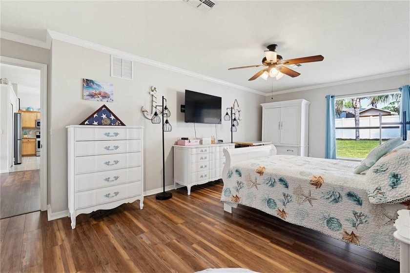 Enjoy the Florida lifestyle in this spacious and beautifully - photo 20