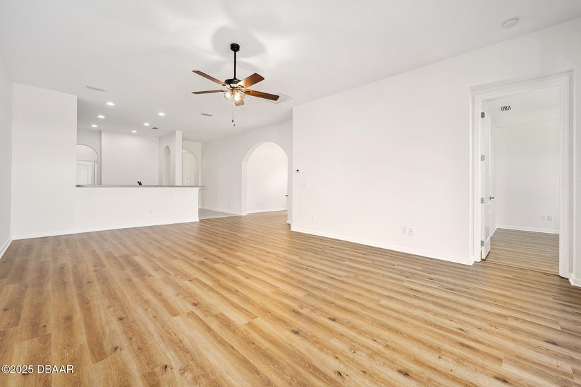 Back on the Market with a NEW PRICE!! This is a beautiful villa - photo 22