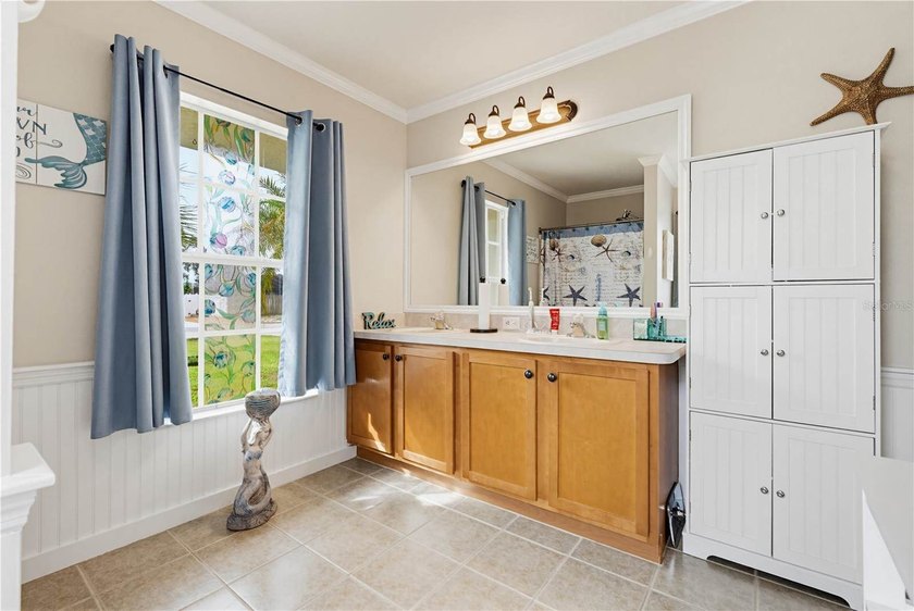 Enjoy the Florida lifestyle in this spacious and beautifully - photo 23