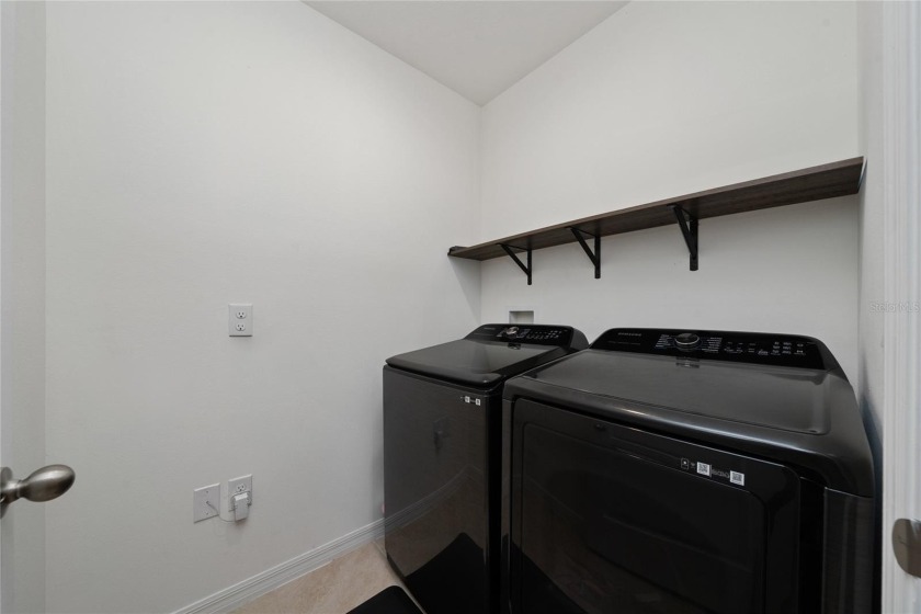Under contract-accepting backup offers. NEW PRICE! MOTIVATED - photo 28