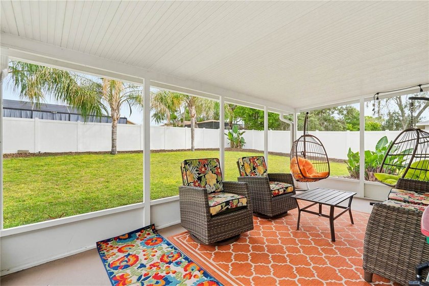 Enjoy the Florida lifestyle in this spacious and beautifully - photo 31