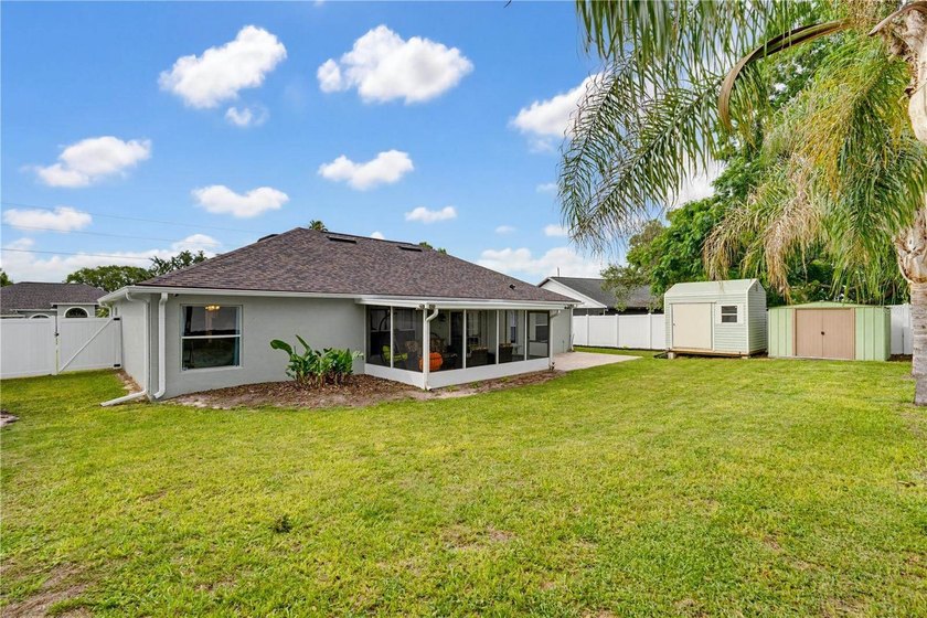 Enjoy the Florida lifestyle in this spacious and beautifully - photo 33