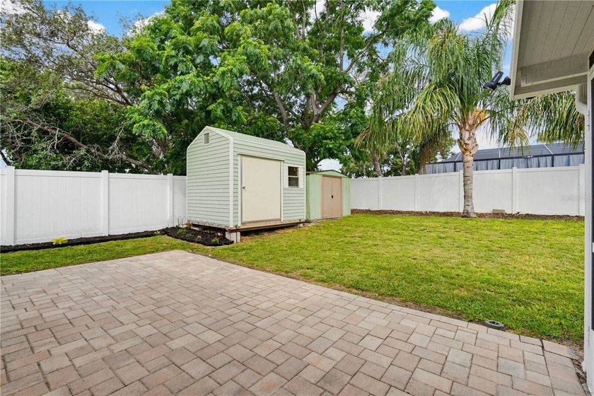 Enjoy the Florida lifestyle in this spacious and beautifully - photo 36