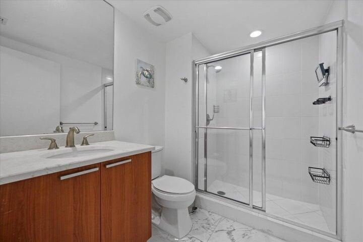 Beautifully 3BR/3.5BA Intracoastal condo with breathtaking water - photo 12
