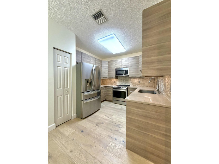 Welcome home to luxury and peace of mind in a highly - photo 13
