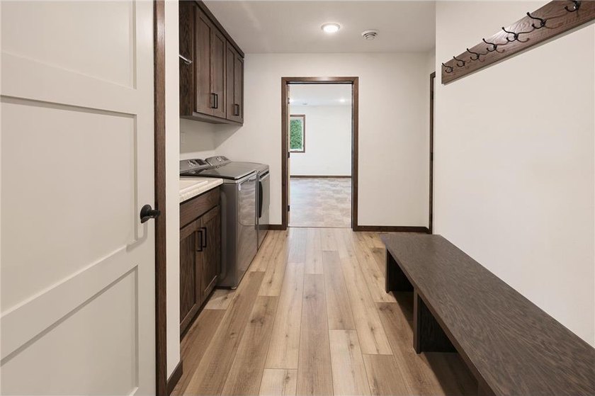 Gorgeous like-new patio home overlooking a peaceful pond and - photo 17