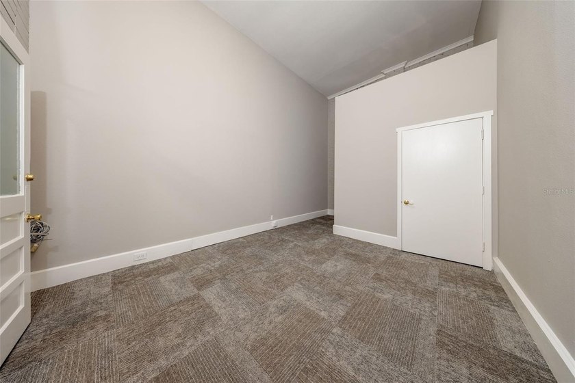 PRICED BELOW APPRAISAL! Don't miss this rare opportunity to own - photo 26
