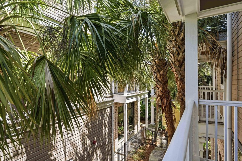 Wake up to breathtaking bay views and end your evenings with - photo 32