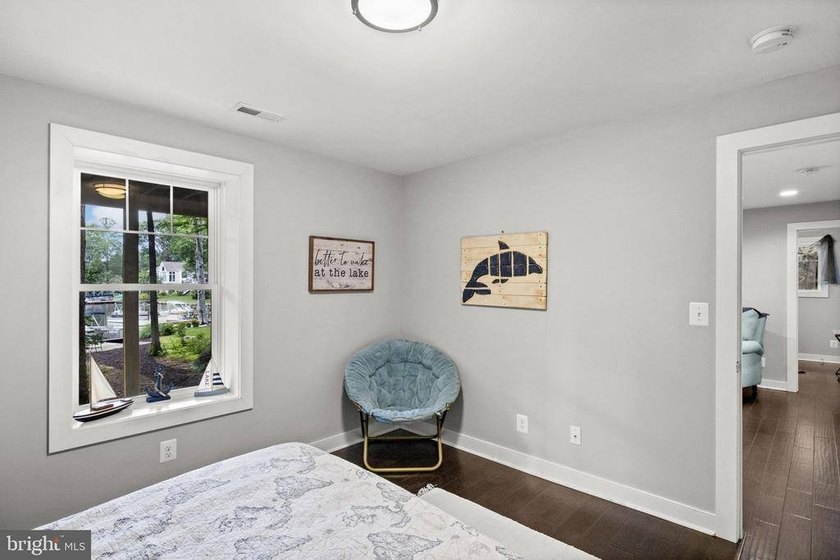 Experience Lake of the Woods main lake waterfront living with - photo 33