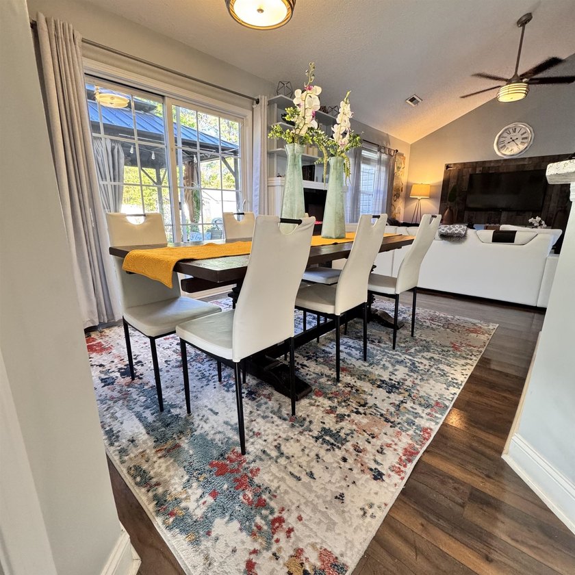Rare Gem!!!!! This stunning, well-maintained corner home is - photo 34