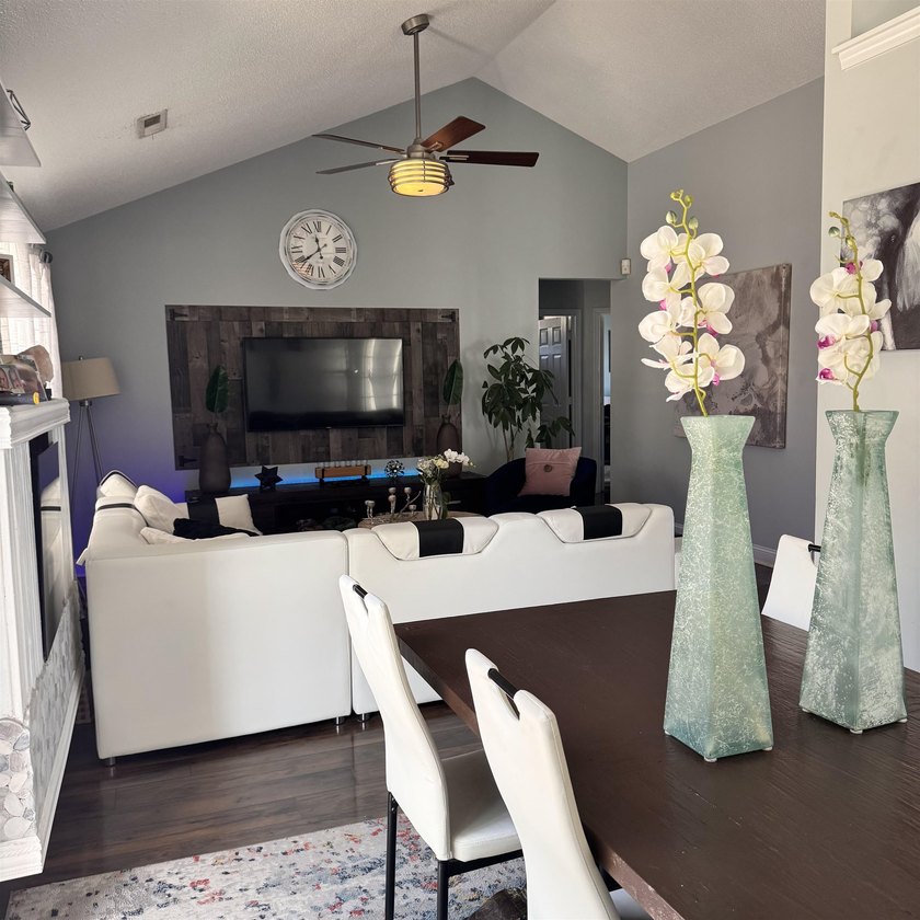 Rare Gem!!!!! This stunning, well-maintained corner home is - photo 35