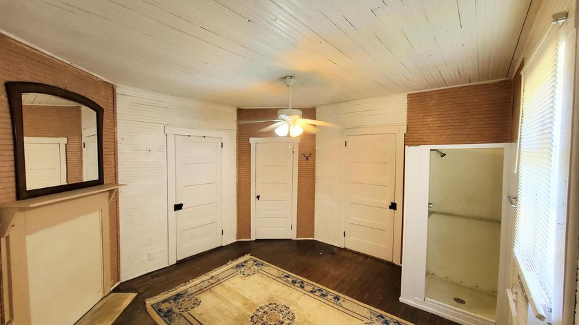 Keysville Treasure (rare gem)- Renovated 1940 Home on a Full - photo 4