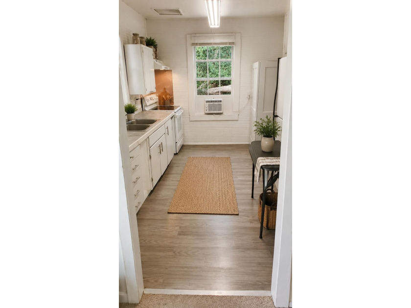 Keysville Treasure (rare gem)- Renovated 1940 Home on a Full - photo 9
