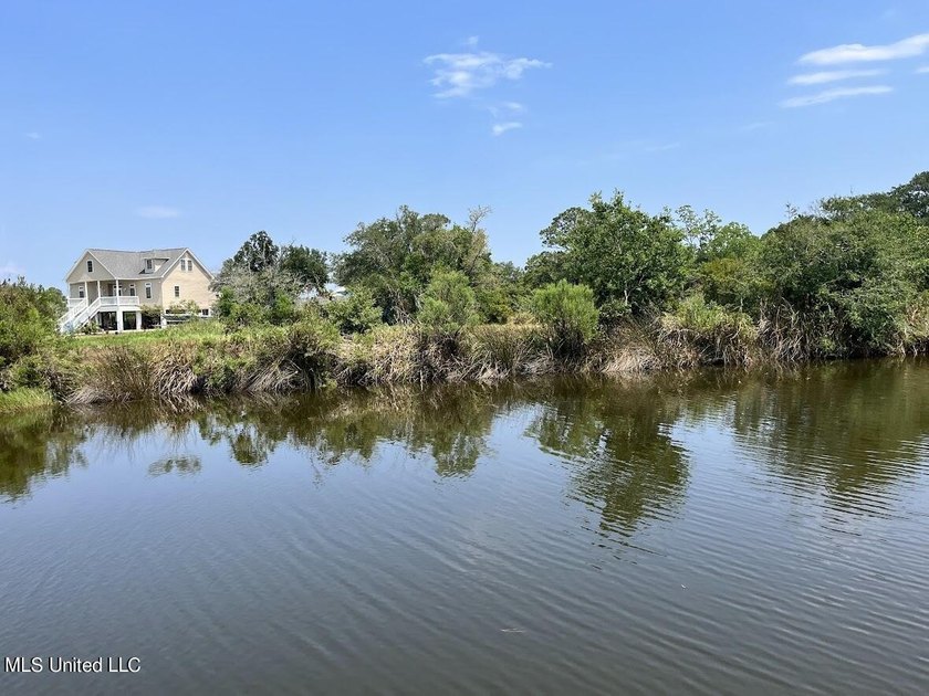 Great waterfront lot with 175 feet of waterfrontage on Twin - photo 5