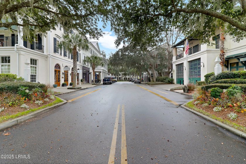Charming 3-bedroom, 3-bath condo in the heart of Habersham - photo 41