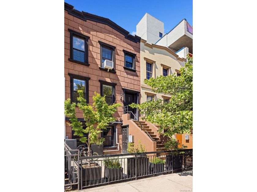 Set on a picturesque tree-lined block in the heart of Bed-Stuy - photo 14