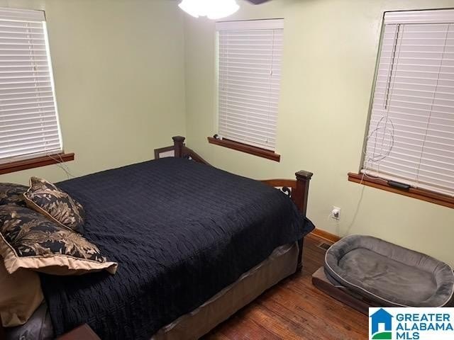 A cozy cottage with a waterfront view. Who could ask for - photo 6