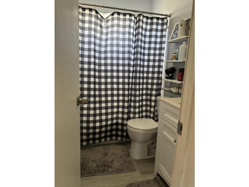 all measure approx. Beautiful 3/2/1 Remodeled house with - photo 7