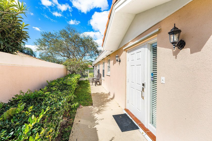 Immaculate two-bedroom, two-bath updated villa with a two-car - photo 3
