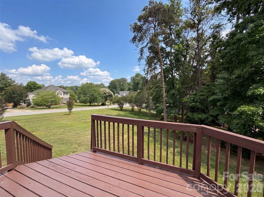 Welcome to 417 Vincent Ct, a residence designed for practical - photo 21