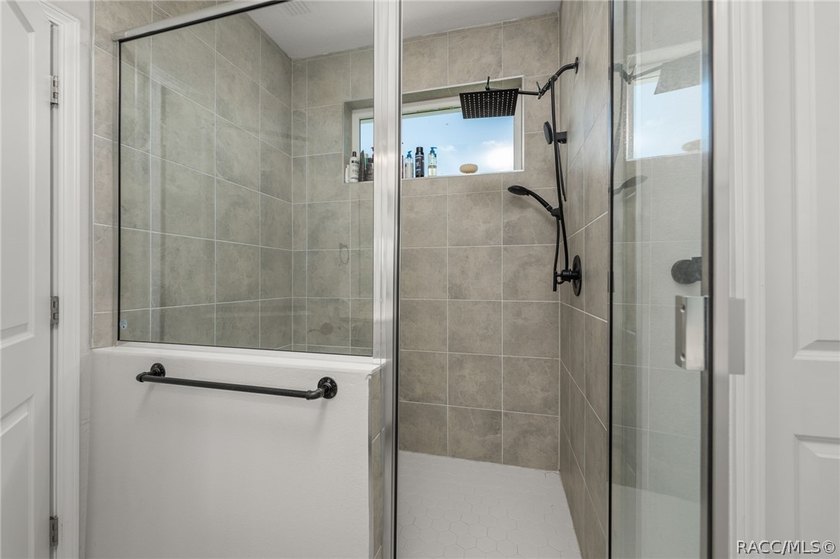 Make sure to check out the Virtual Tour for a 3D Model w/ - photo 23