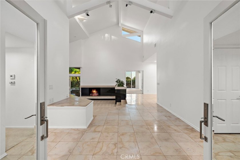 Welcome to 21 Montpellier, an exceptional 2,700sq ft - photo 5