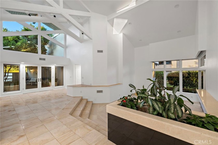 Welcome to 21 Montpellier, an exceptional 2,700sq ft - photo 7