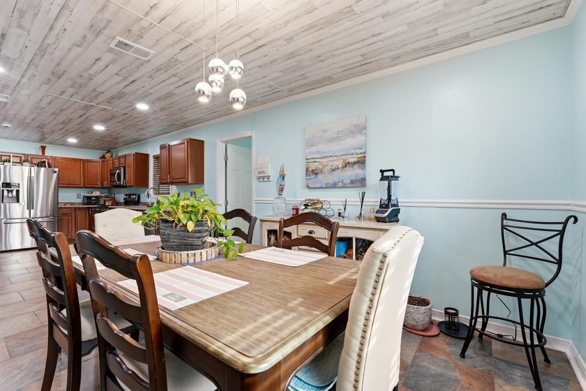 Welcome to the private community of Island Green, located in the - photo 14