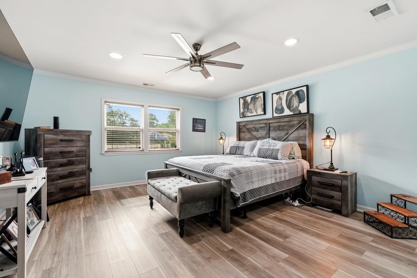Welcome to the private community of Island Green, located in the - photo 15