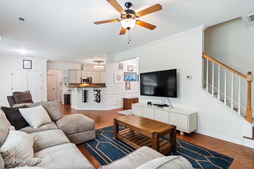 Welcome to this beautifully maintained home, perfectly situated - photo 19