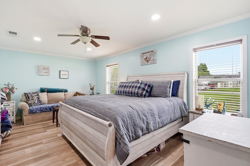 Welcome to the private community of Island Green, located in the - photo 23