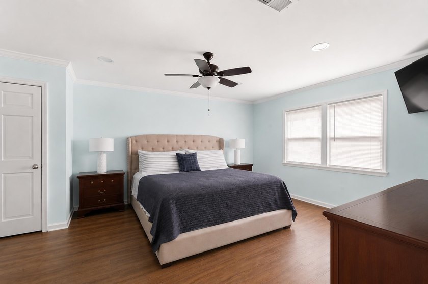 Welcome to the private community of Island Green, located in the - photo 28