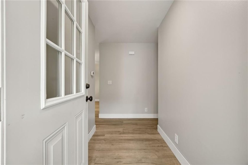 Discover your new home! This beautifully remodeled 2-bedroom - photo 6